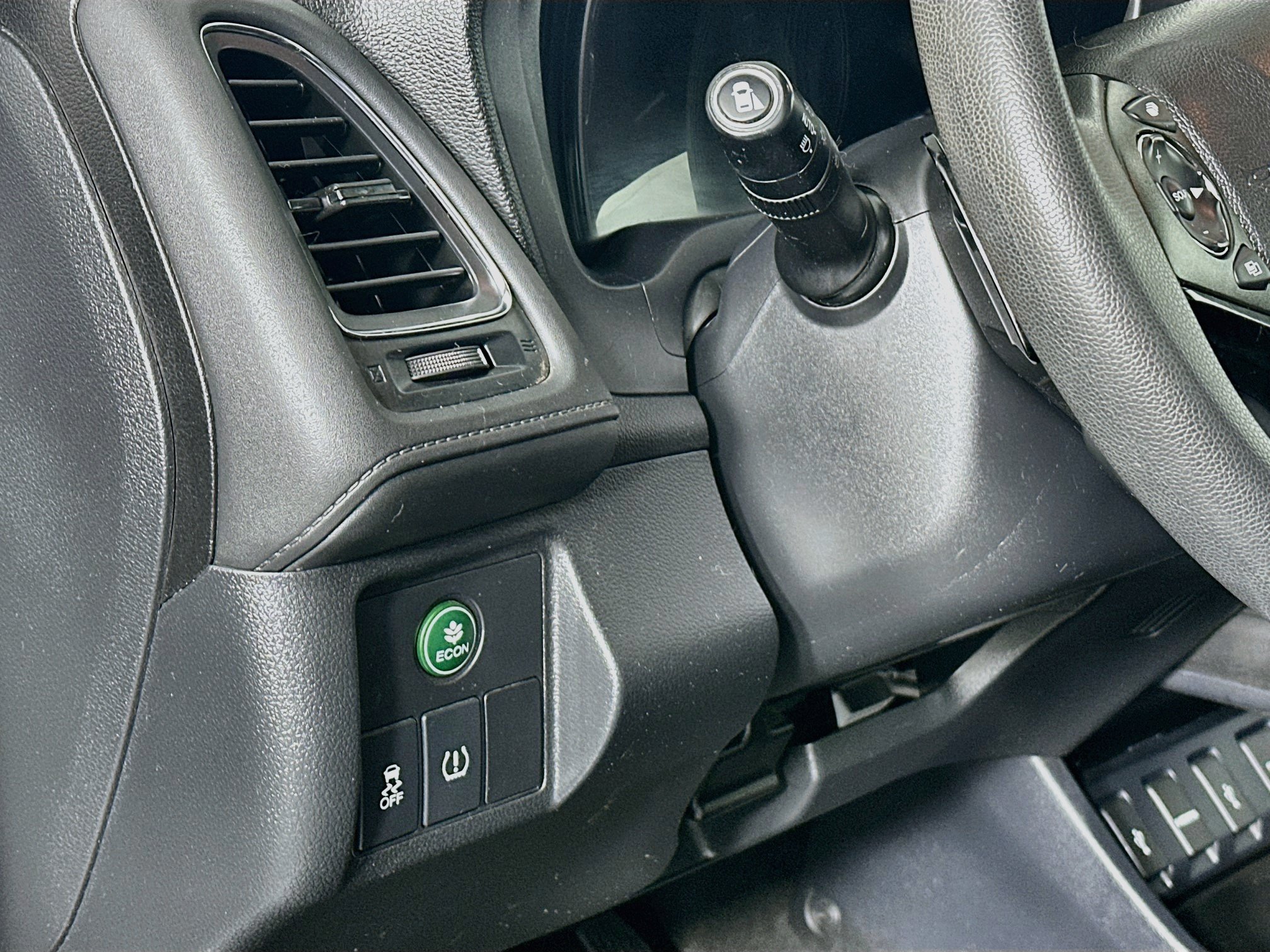 Used 2018 Honda HR-V EX image 17