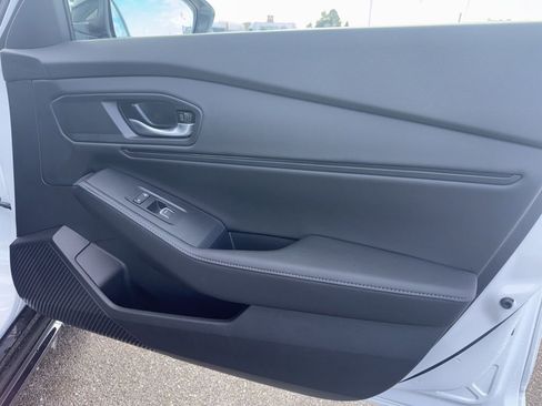Used 2025 Honda Accord Sport image 18