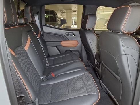 New 2026 GMC Canyon AT4 w/ AT4 Premium Package AWD/4WD image 7