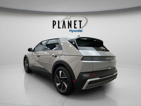 New 2026 Hyundai Ioniq 5 SE image 6