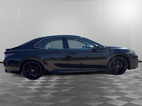 Used 2022 Toyota Camry XSE FWD image 5
