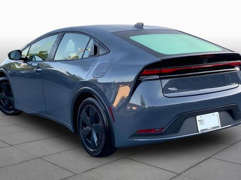 Used 2025 Toyota Prius LE FWD image 12