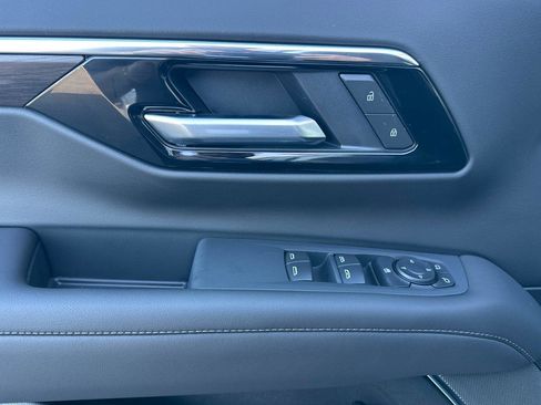 New 2026 Chevrolet Suburban LS image 11