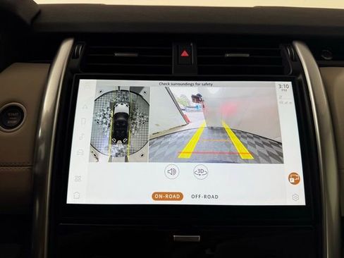 Certified 2025 Land Rover Discovery S image 16