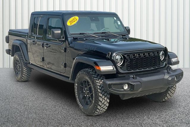 Used 2025 Jeep Gladiator Sport AWD/4WD image 1