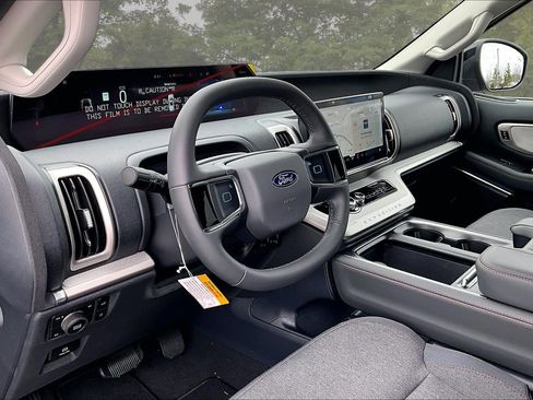 New 2025 Ford Expedition Max Active image 6