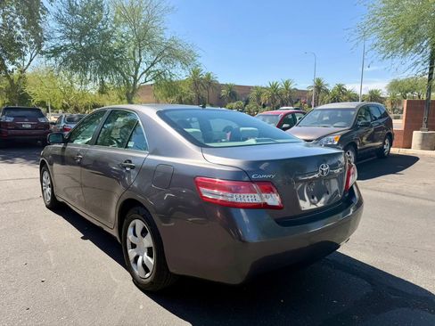 Used 2011 Toyota Camry LE FWD image 7