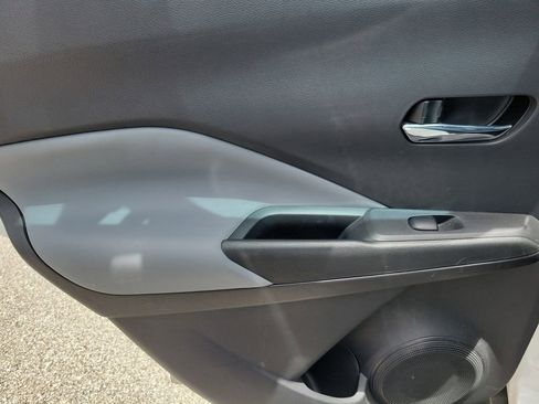 Used 2021 Nissan Kicks SR w/ SR Premium Package FWD image 14