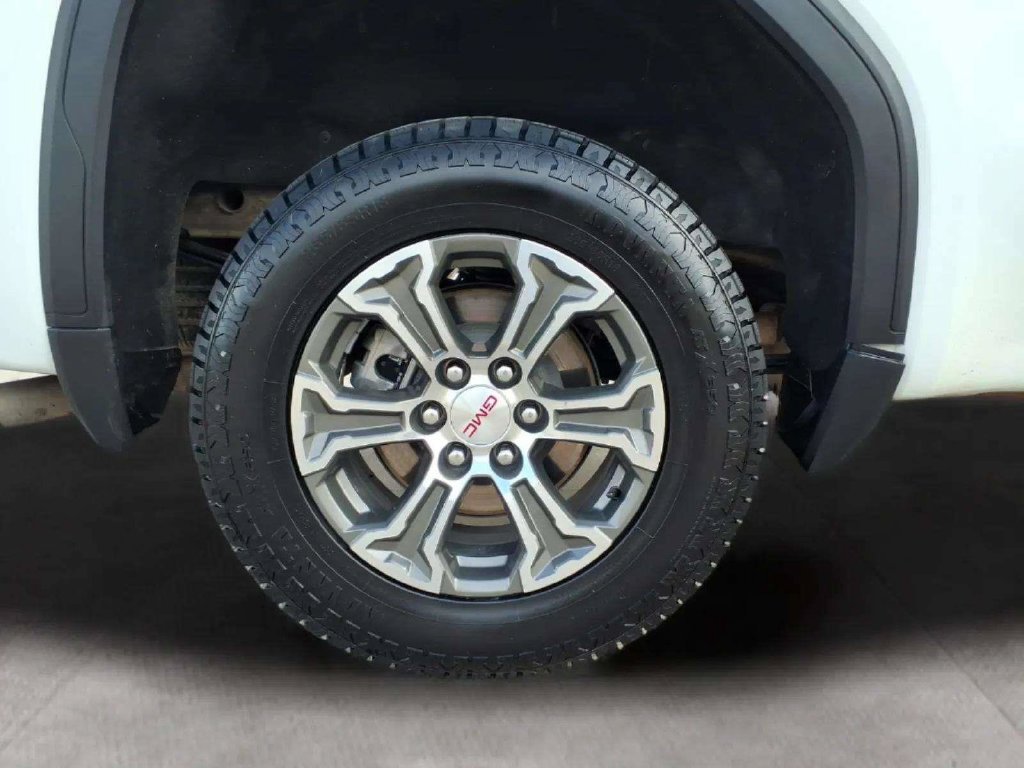 Used 2025 GMC Sierra 1500 SLT RWD image 20