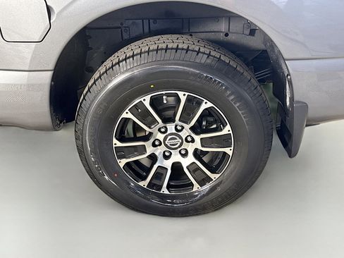 Used 2021 Nissan Titan SV w/ SV Convenience Package AWD/4WD image 37