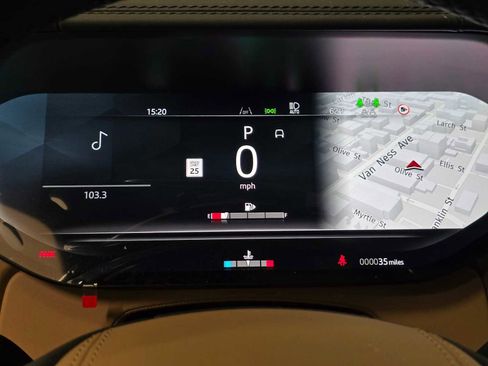 New 2025 Land Rover Range Rover Long Wheelbase SE image 24