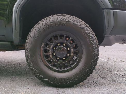 Used 2024 GMC Sierra 2500 AT4X w/ AT4X AEV Edition AWD/4WD image 14