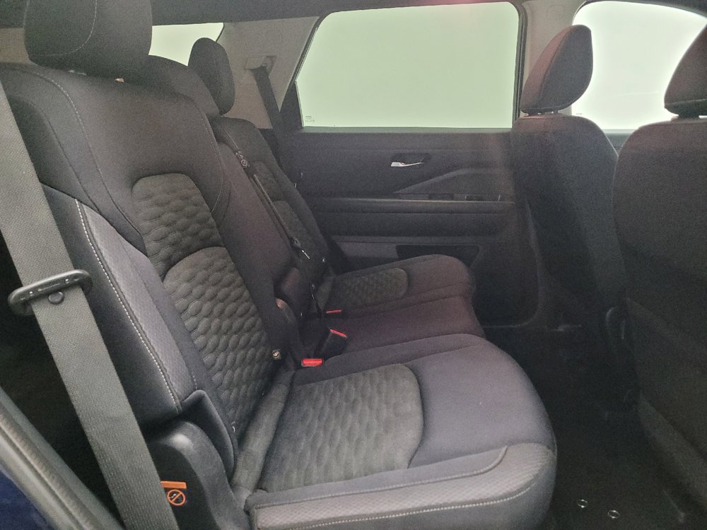 Used 2022 Nissan Pathfinder S AWD/4WD image 19
