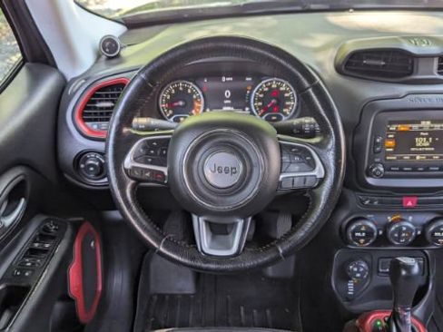 Used 2016 Jeep Renegade Trailhawk w/ Premium Trailhawk Package AWD/4WD image 24