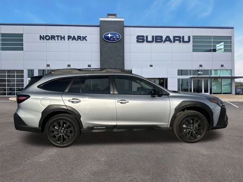 Used 2023 Subaru Outback Onyx Edition image 2
