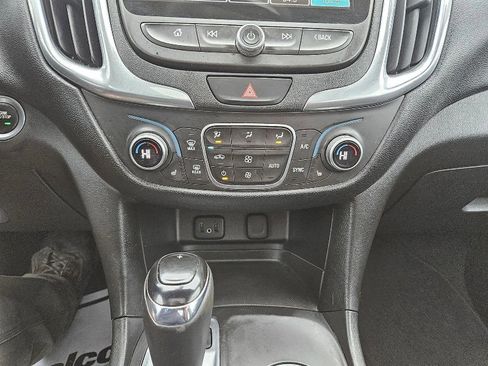 Used 2018 Chevrolet Equinox LT w/ Sun & Infotainment Package image 15