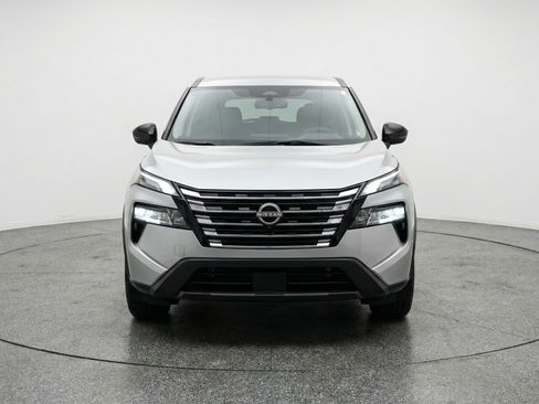 Used 2025 Nissan Rogue SV AWD/4WD image 2