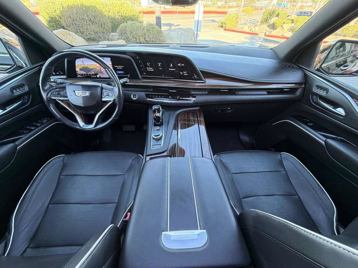 Used 2021 Cadillac Escalade Premium Luxury RWD image 6