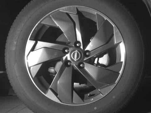 Used 2025 Nissan Rogue SV AWD/4WD image 13