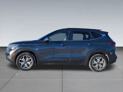 Used 2021 Kia Seltos EX image 3