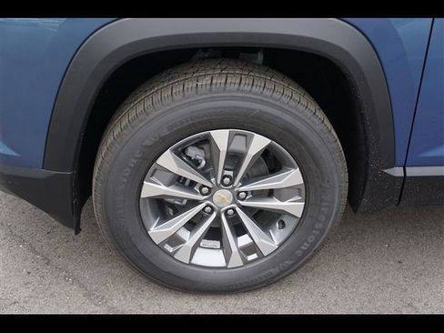 New 2026 Chevrolet Equinox LT w/ Convenience Package II FWD image 18