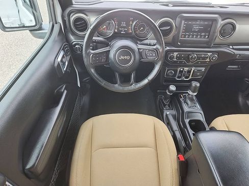 Used 2022 Jeep Gladiator Sport AWD/4WD image 7