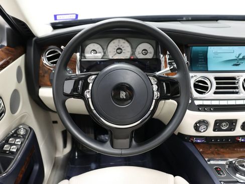 Used 2015 Rolls-Royce Ghost RWD image 25