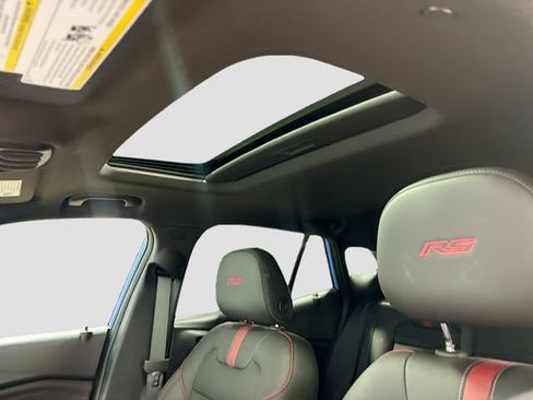Used 2024 Chevrolet Trax RS w/ Sunroof Package FWD image 21