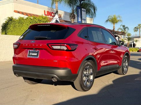Certified 2025 Ford Escape ST-Line w/ Equipment Group 301A image 9