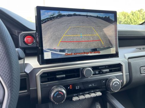 Used 2025 Toyota Tacoma TRD Off-Road AWD/4WD image 3