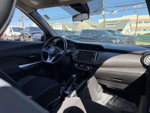 Used 2020 Nissan Kicks SV image 14