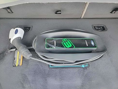 Used 2016 Ford C-MAX Energi SEL w/ Equipment Group 302A FWD image 24