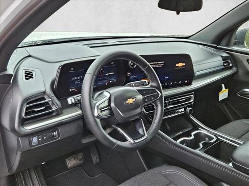 New 2026 Chevrolet Traverse LT image 3