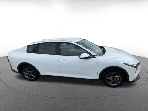 Used 2025 Kia K4 FWD image 16