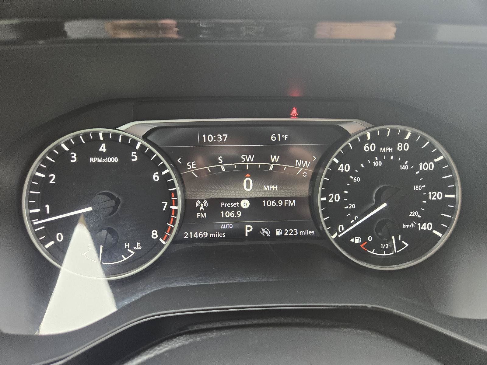 Used 2025 Nissan Pathfinder SL AWD/4WD image 18