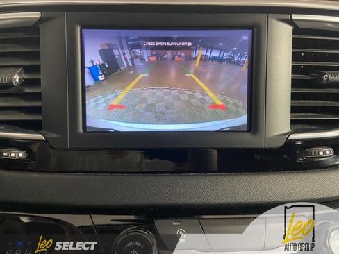 Used 2023 Chrysler Voyager LX FWD image 11