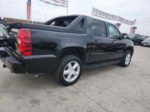 Used 2008 Chevrolet Avalanche LT w/ LT Preferred Equipment Group image 5