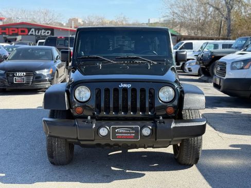 Used 2012 Jeep Wrangler Unlimited Sport AWD/4WD image 2