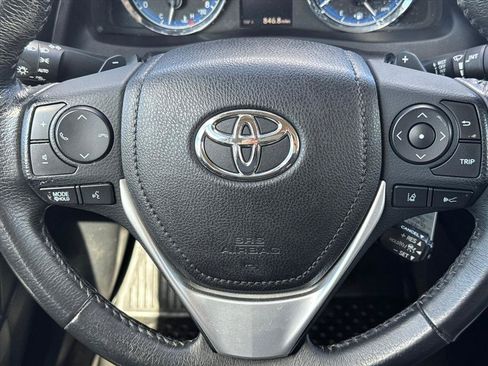 Used 2017 Toyota Corolla SE w/ Body Protection Package FWD image 13