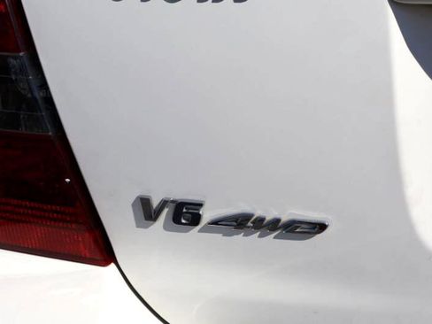 Used 2005 Toyota Highlander 4WD V6 image 10