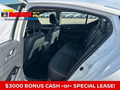 New 2025 Nissan Altima 2.5 SR image 13