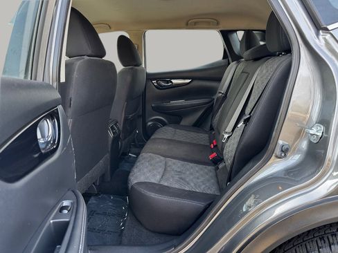 Used 2017 Nissan Rogue Sport SV w/ SV Premium Package image 17