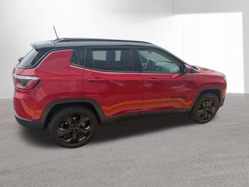 Used 2019 Jeep Compass Latitude FWD image 18