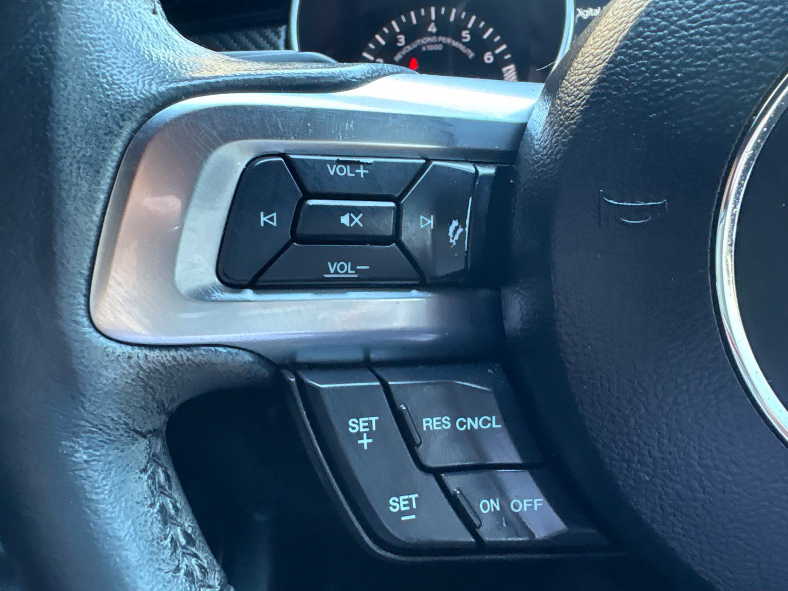 Used 2023 Ford Mustang Coupe RWD image 24