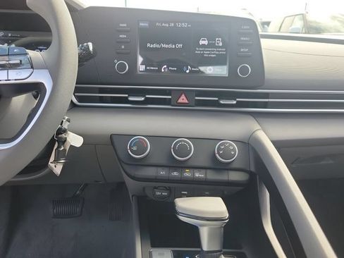 New 2026 Hyundai Elantra SE FWD image 14