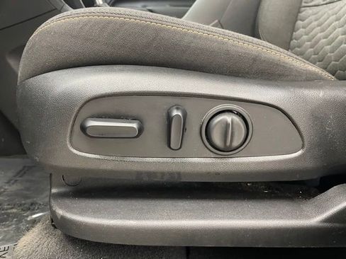 Certified 2020 Chevrolet Equinox LT image 11