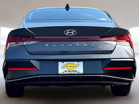 Used 2025 Hyundai Elantra SEL FWD image 5