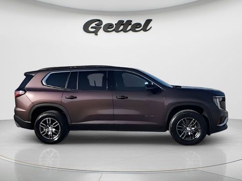 Used 2025 GMC Acadia Elevation image 9