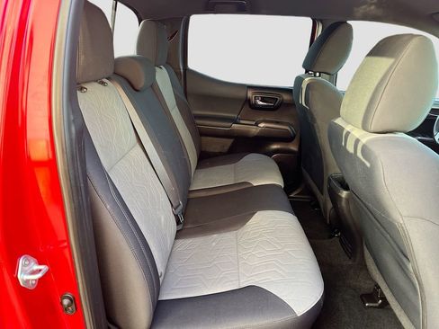 Used 2021 Toyota Tacoma TRD Sport w/ Technology Package image 24