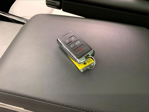 Used 2024 Land Rover Range Rover Sport Dynamic SE image 21